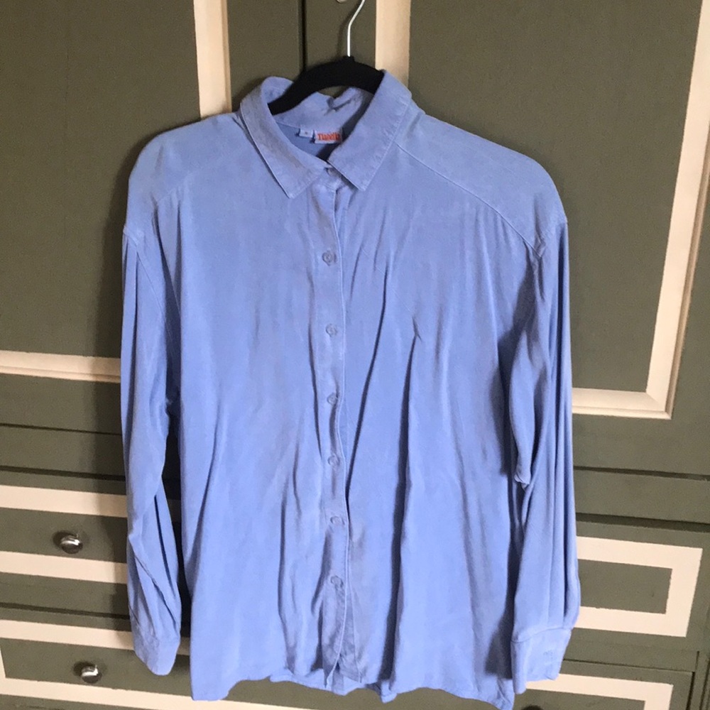 🟢 NWT - Tianello powder blue shirt (match)- s